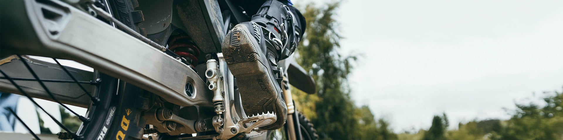Moto 2025 Boots